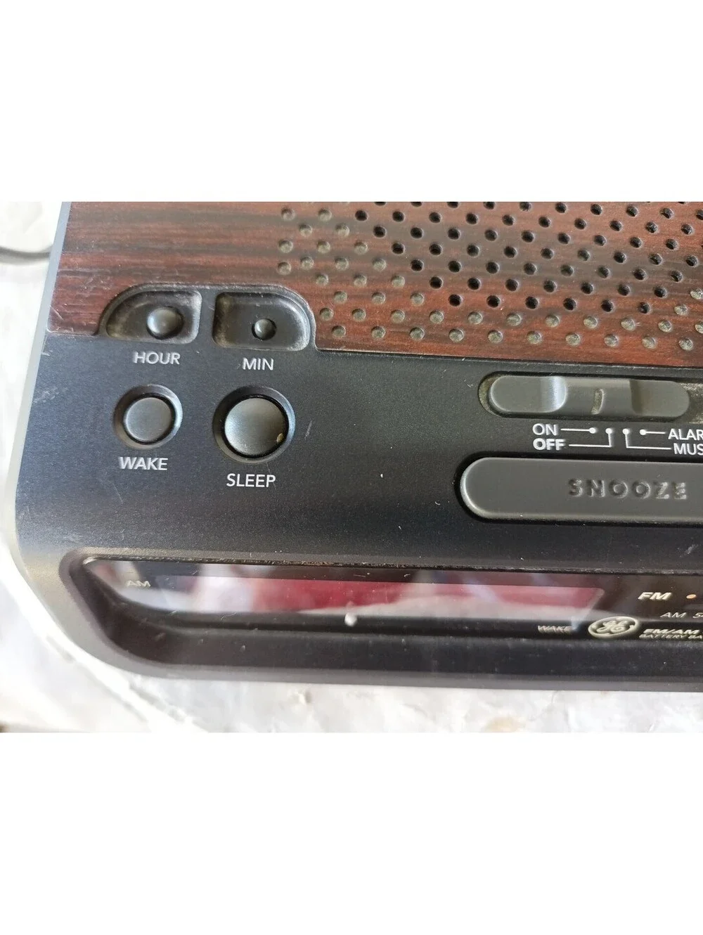 GE 7-4613 Vintage Digital Alarm Clock Radio AM/FM LED Wood Grain Retro Tested